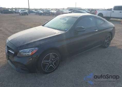 2023 Mercedes-Benz C 300 4Matic z USA, uszkodzony, nr VIN W1KWJ8EB7PG121891